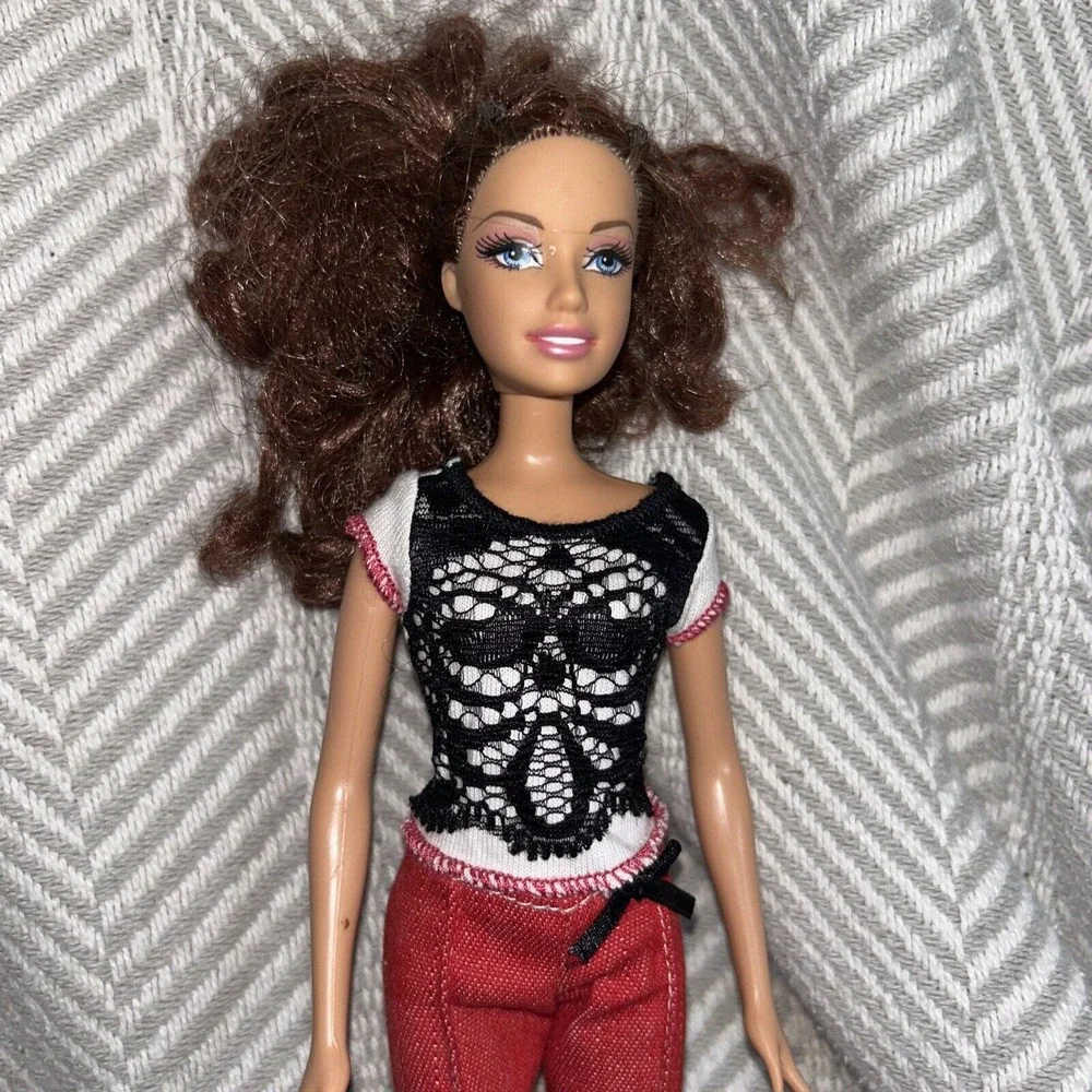 2006 Barbie NASCAR Dale Earnhardt Jr. City Style Skull‎ Outfit W/ Random Body E2